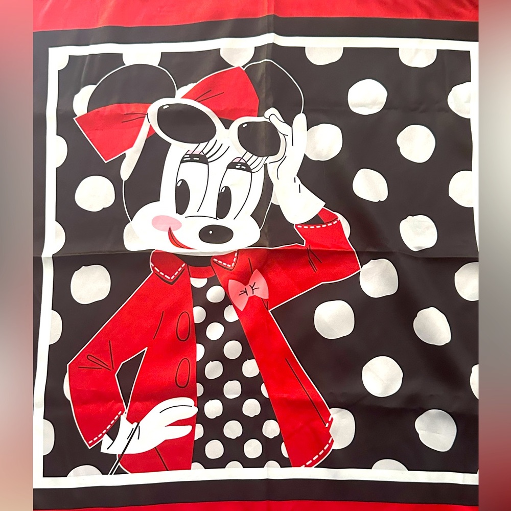 Minnie Mouse scarf